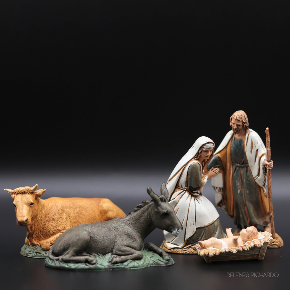 Nacimiento completo 10 cm con mula y buey tonos verdes y crema