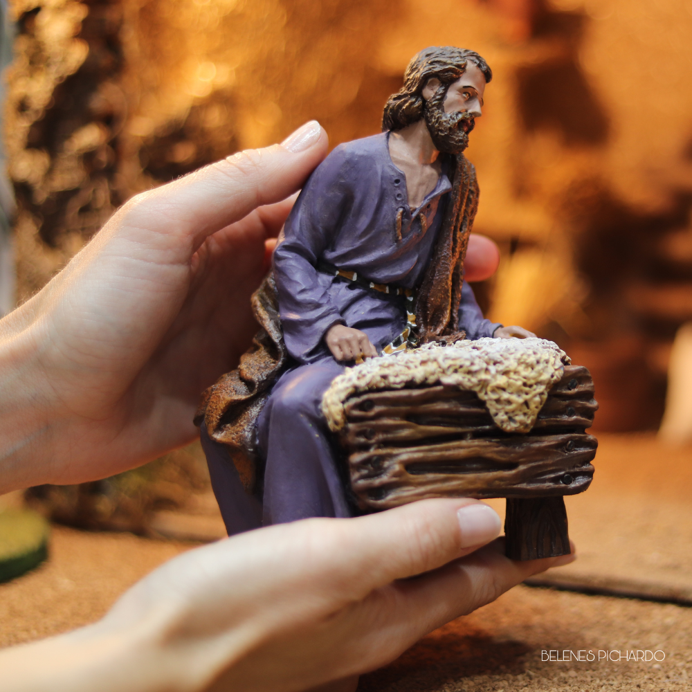Nacimiento 19 cm mirando con ternura al niño Jesús