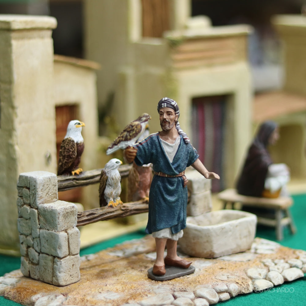 hombre cetrero con aves rapaces 12cm belen